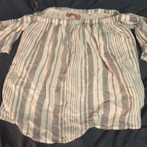 never worn off the shoulder flowy blouse from buckle